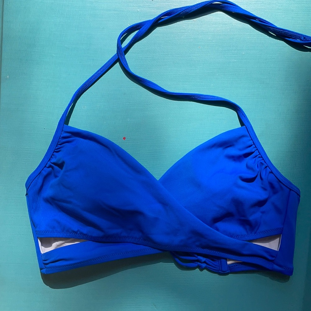 Victoria’s Secret Pink cross front bikini top.